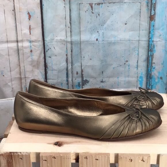 Salvatore Ferragamo Womans 8.5 AA Narrow Metallic Bronze Gold Toned Leather Ball - Picture 8 of 10